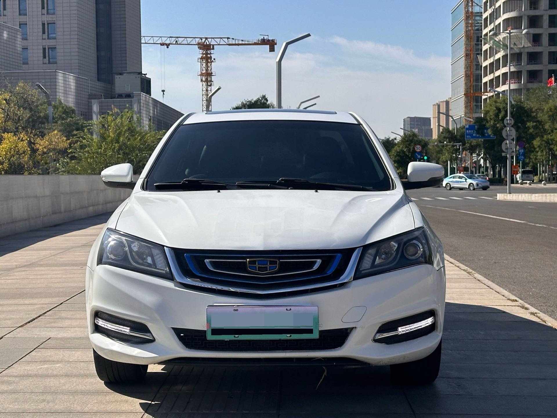 GEELY Emgrand New Energy 2017 #3 GEELY Emgrand New Energy 2017 изображение автомобиля #3