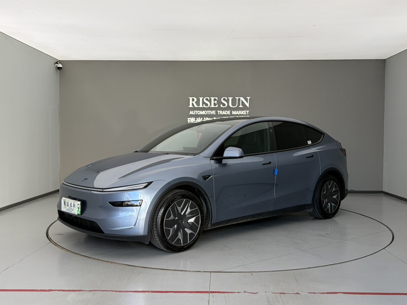 Tesla Model Y L 2026 car image 