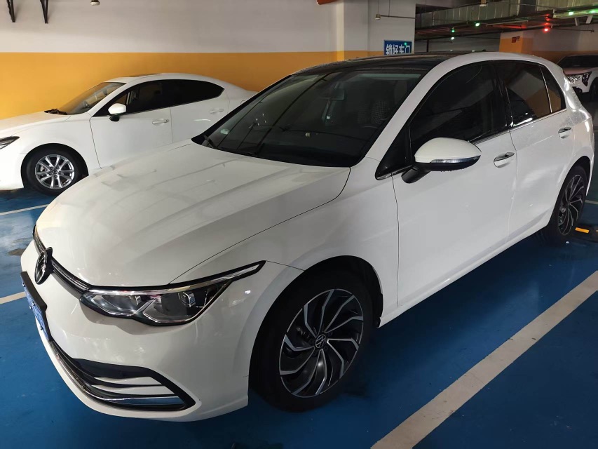 Volkswagen Golf 2022 car image 