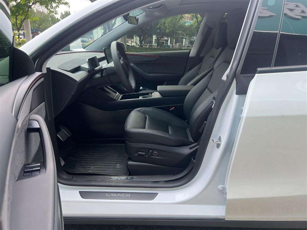 Tesla Model Y 2025 #13 Tesla Model Y 2025 car image #13