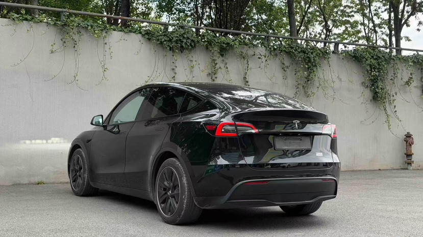 Tesla Model Y 2022 #6 Tesla Model Y 2022 car image #6