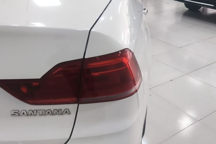 Volkswagen Santana 2020 imagen de coche #8