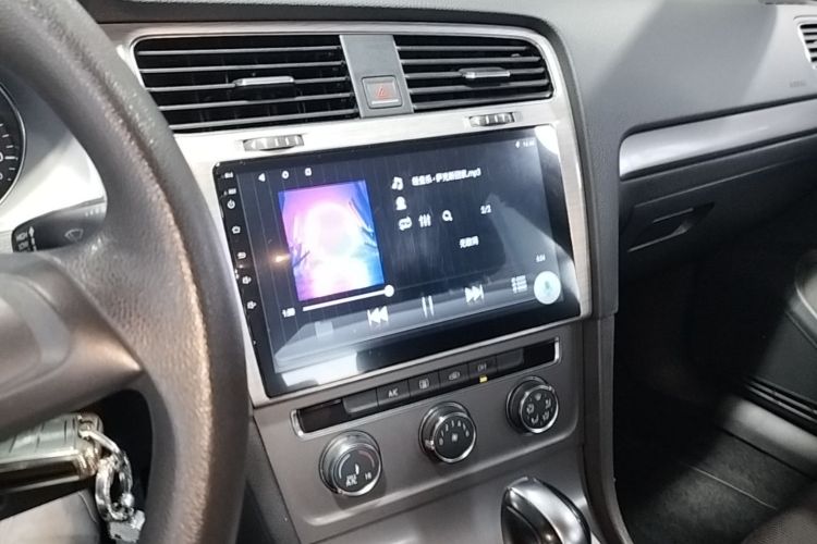 Volkswagen Golf 2015 car image #13