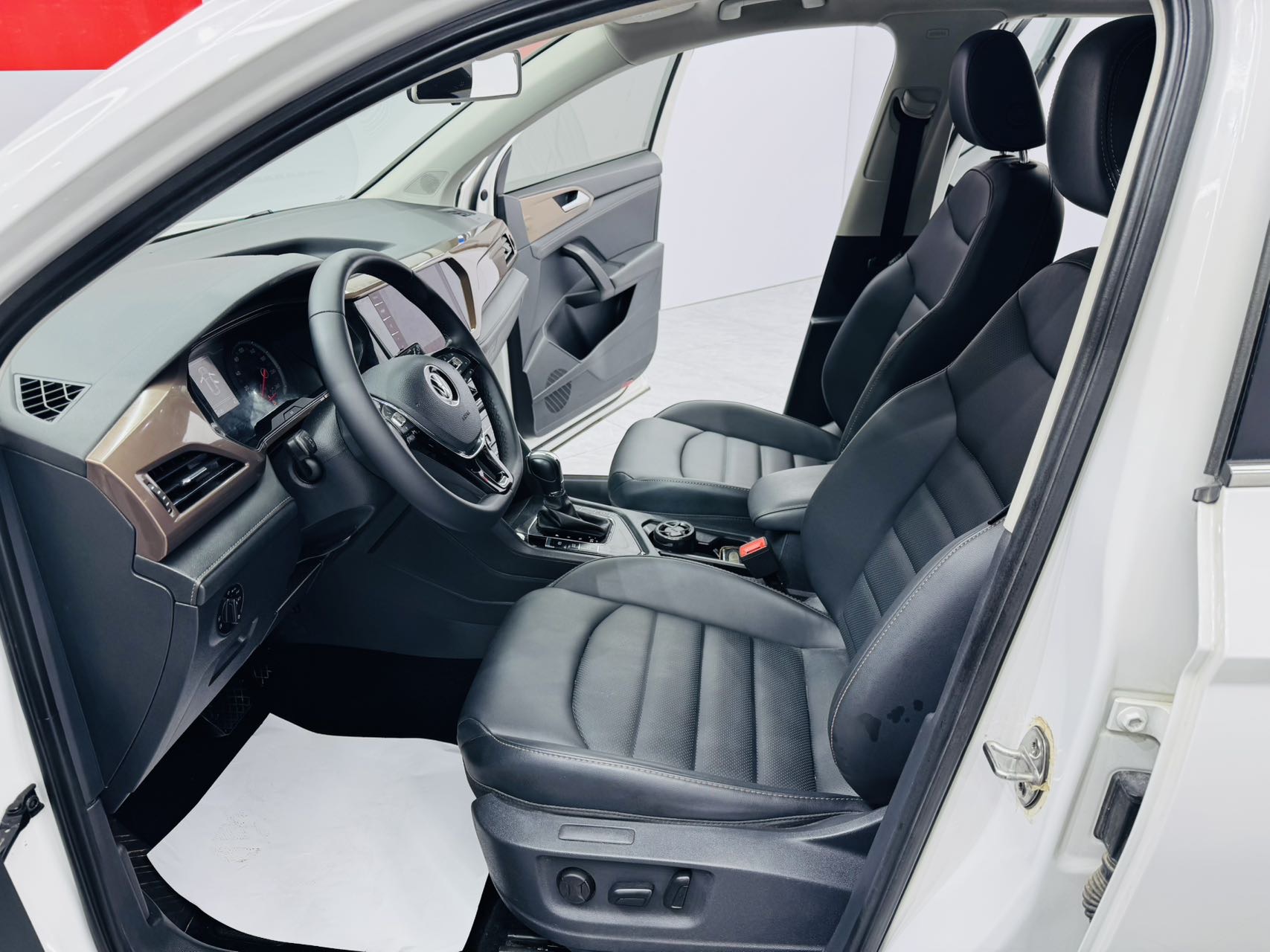 Volkswagen Tharu 2022 car image #4