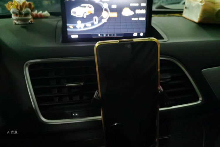 Audi Q3 2019 car image #15