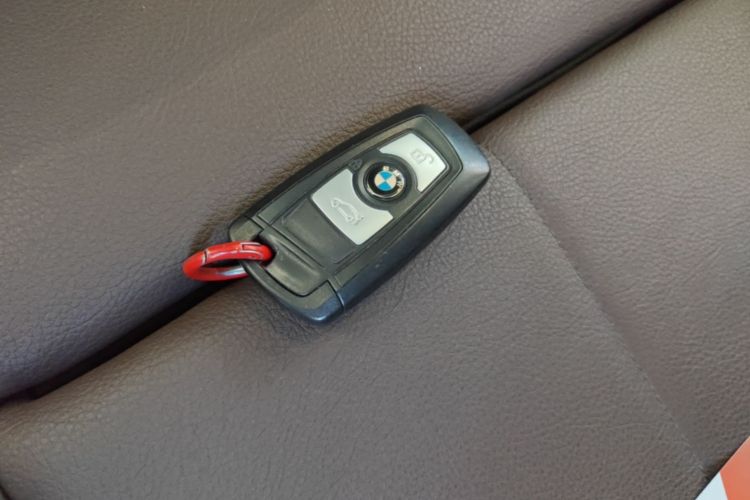 BMW 3 Series 2018 #9 BMW 3 Series 2018 car image #9