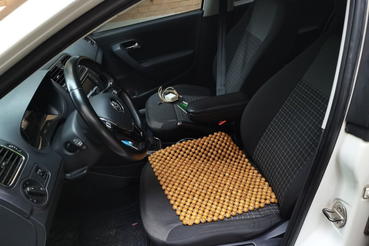 Volkswagen Polo 2016 car image #15