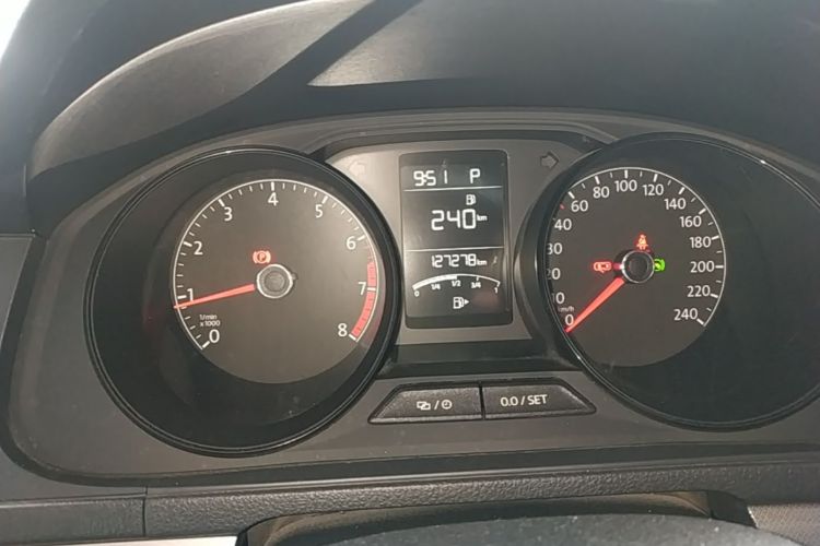 Volkswagen Lavida 2018 صورة سيارة #12
