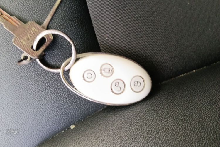 BYD Yuan 2017 #10 BYD Yuan 2017 car image #10