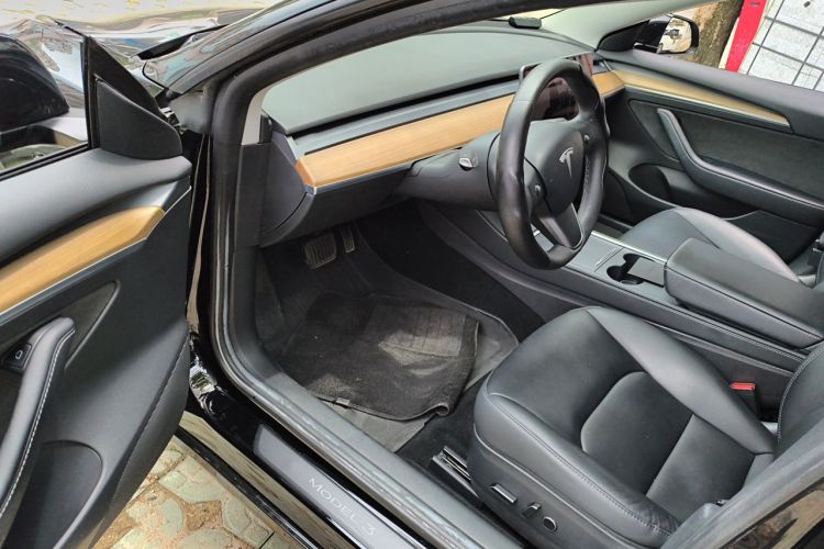Tesla Model 3 2022 car image #9