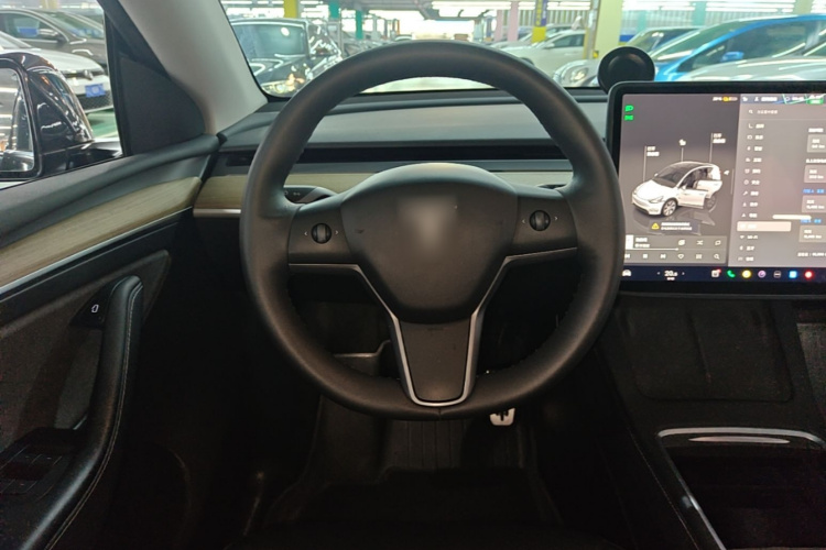 Tesla Model Y 2023 #11 Tesla Model Y 2023 car image #11