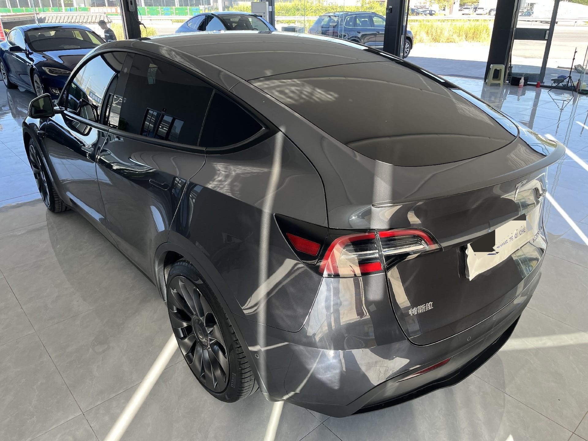 Tesla Model Y 2023 #9 Tesla Model Y 2023 car image #9