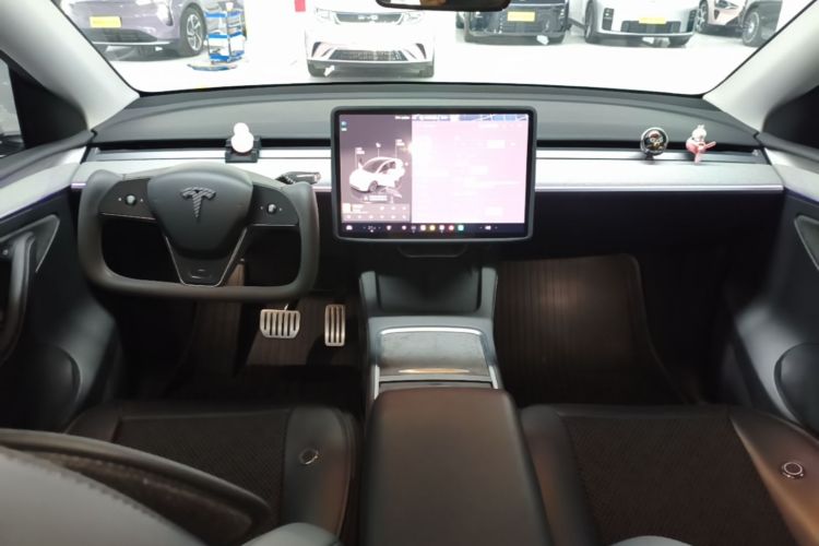 Tesla Model Y 2024 #10 Tesla Model Y 2024 immagine di auto #10