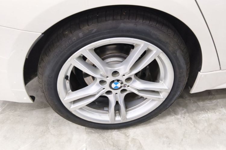 BMW 3 Series 2019 #10 BMW 3 Series 2019 car image #10