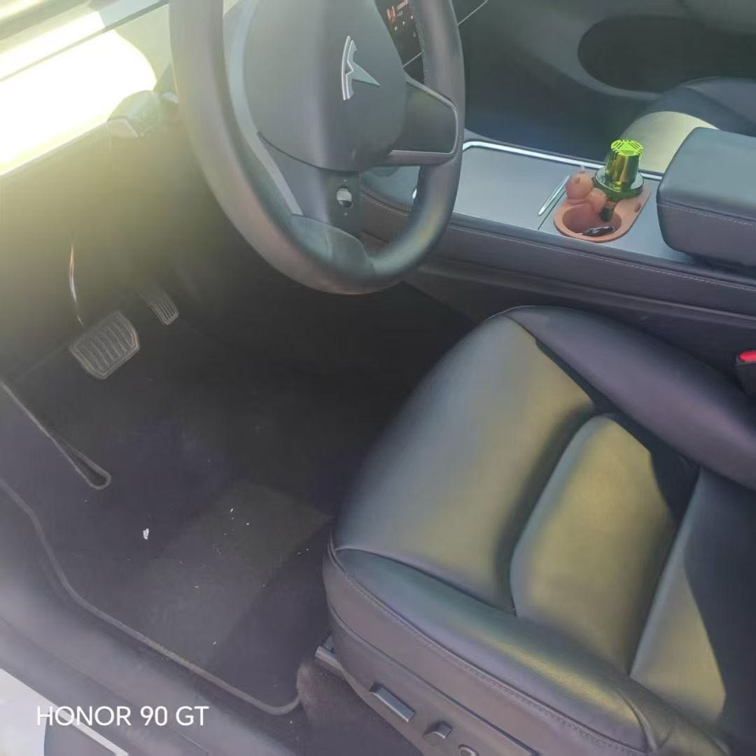 Tesla Model Y 2023 #7 Tesla Model Y 2023 car image #7