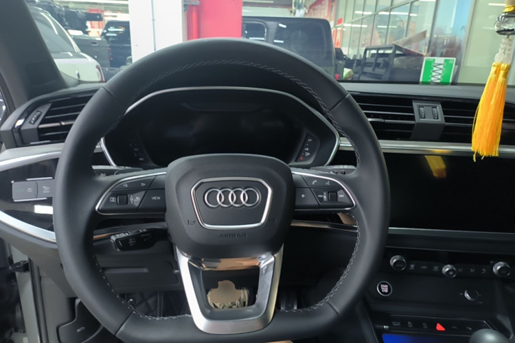 Audi Q3 2024 #11 Audi Q3 2024 car image #11