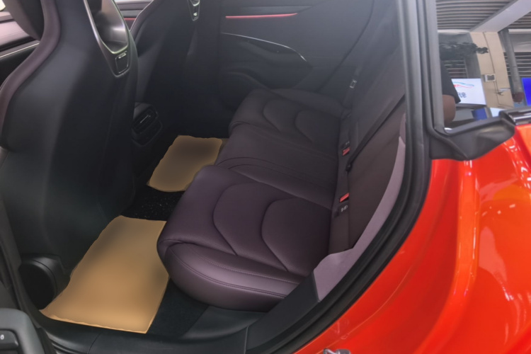 MI SU7 2025 car image #17