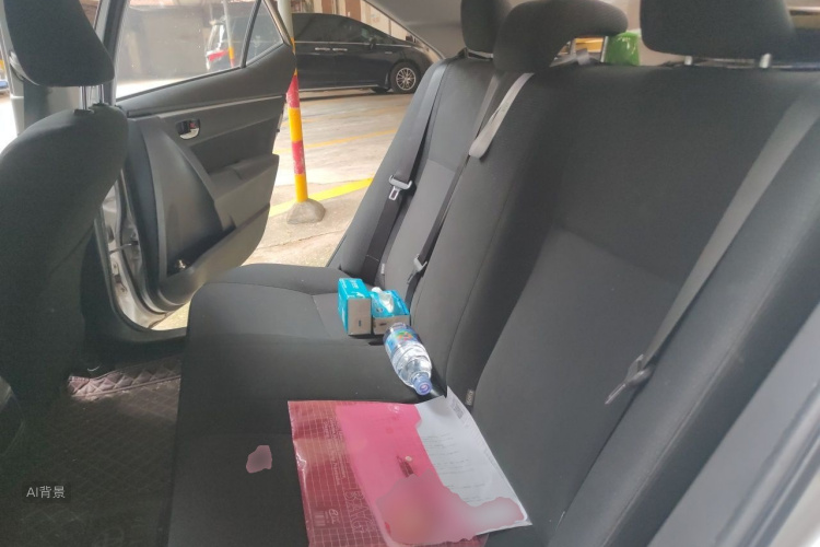Toyota Corolla 2018 immagine di auto #19