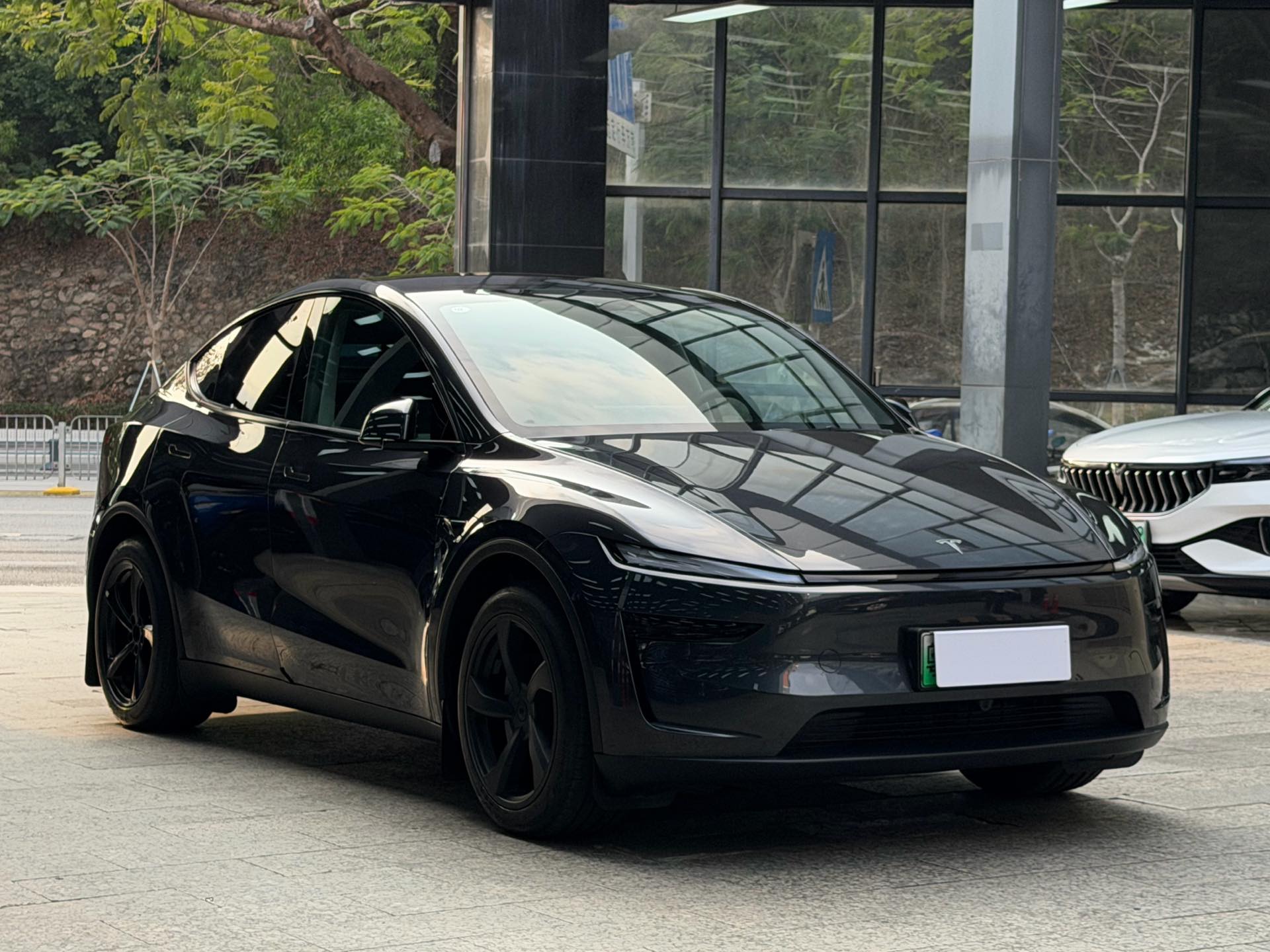 特斯拉 Model Y 2025 汽车图片 #3