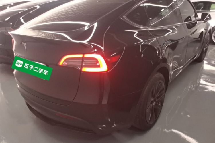 Tesla Model Y 2023 #7 Tesla Model Y 2023 car image #7