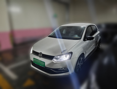 Volkswagen Polo 2015 car image 