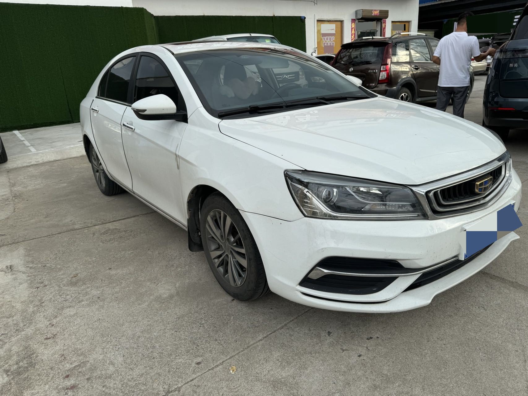 GEELY Emgrand 2018 car image #3
