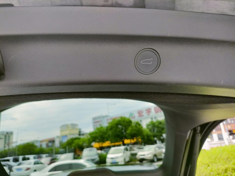 Tesla Model Y 2021 #8 Tesla Model Y 2021 car image #8