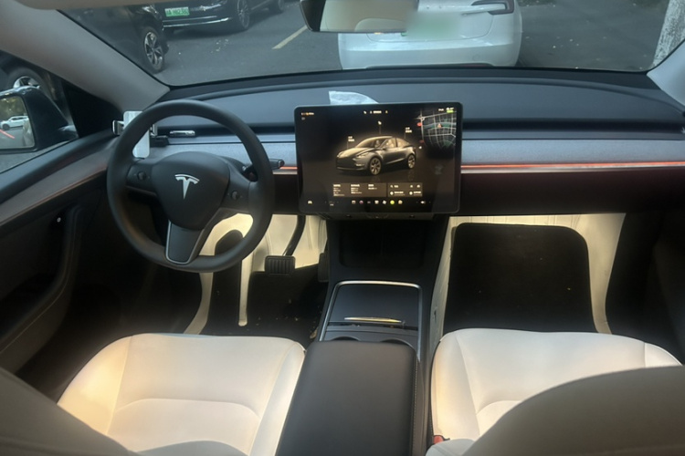 Tesla Model Y 2024 #11 Tesla Model Y 2024 car image #11