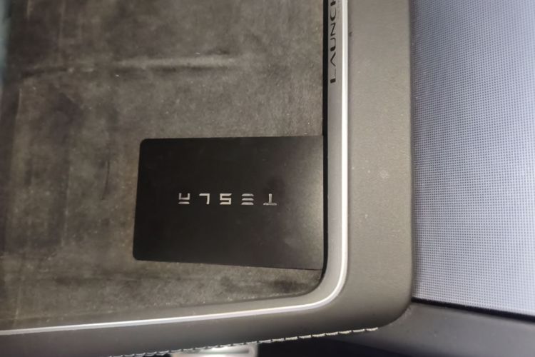 Tesla Model Y 2025 car image #14