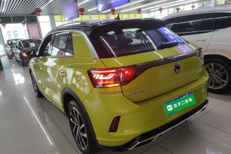 Volkswagen T-Roc 2023 car image #7