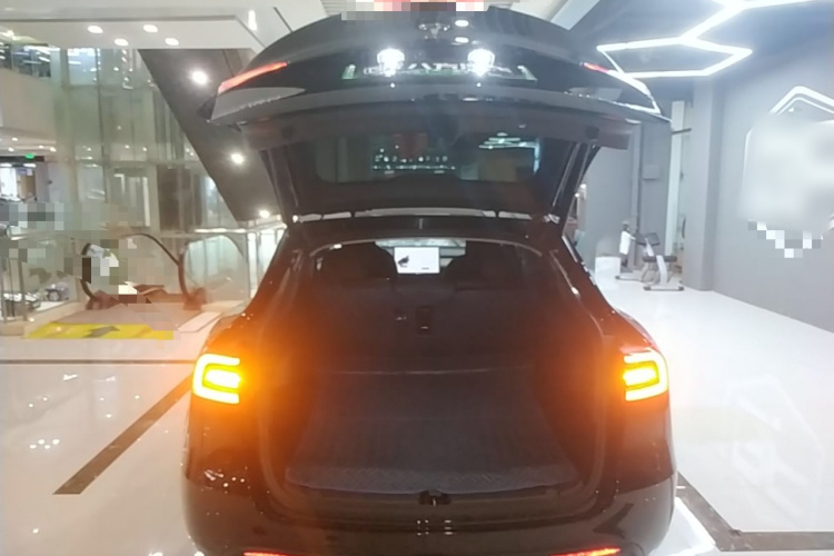 Tesla Model Y 2023 #19 Tesla Model Y 2023 car image #19