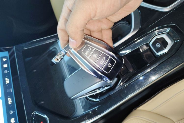 GEELY Boyue L 2023 صورة سيارة #9