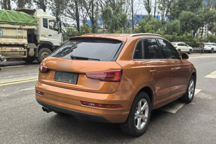 Audi Q3 2017 car image #6