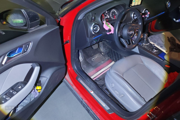 Audi A3 2018 car image #18
