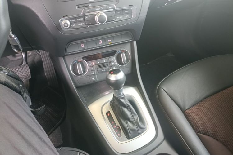 Audi Q3 2018 #14 Audi Q3 2018 car image #14