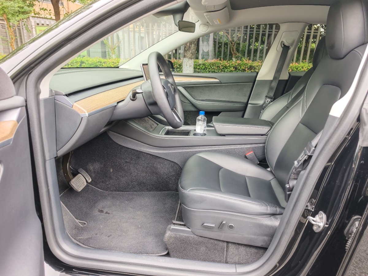 Tesla Model Y 2021 #4 Tesla Model Y 2021 car image #4
