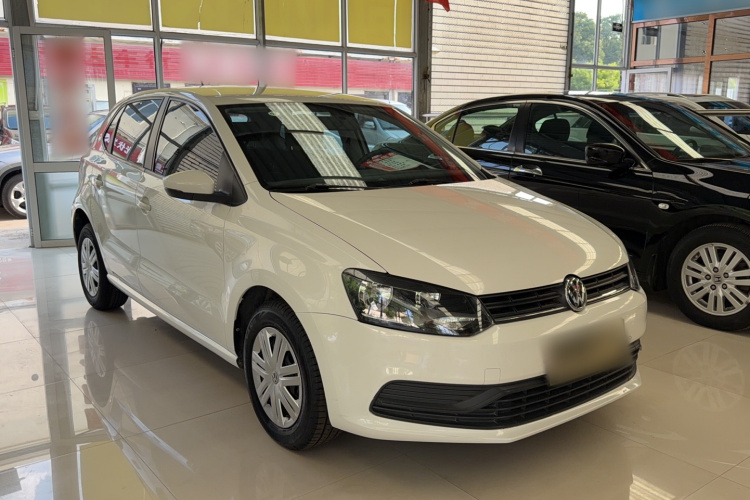 Volkswagen Polo 2016 car image #3