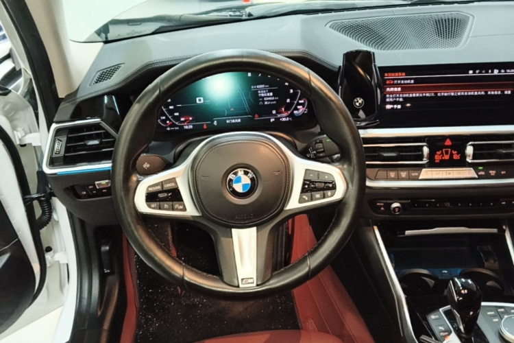 BMW 3 Series 2022 car image #11