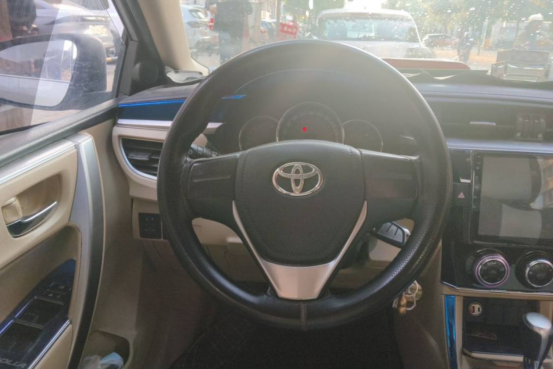 Toyota Corolla 2014 immagine di auto #22
