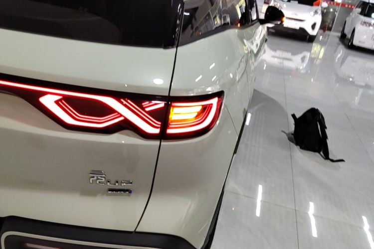 BYD YuanUP 2025 #8 BYD YuanUP 2025 car image #8