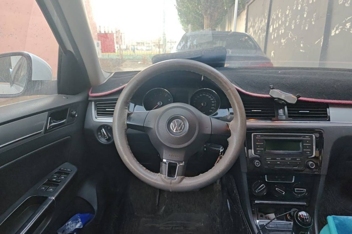 Volkswagen Bora 2013 صورة سيارة #24