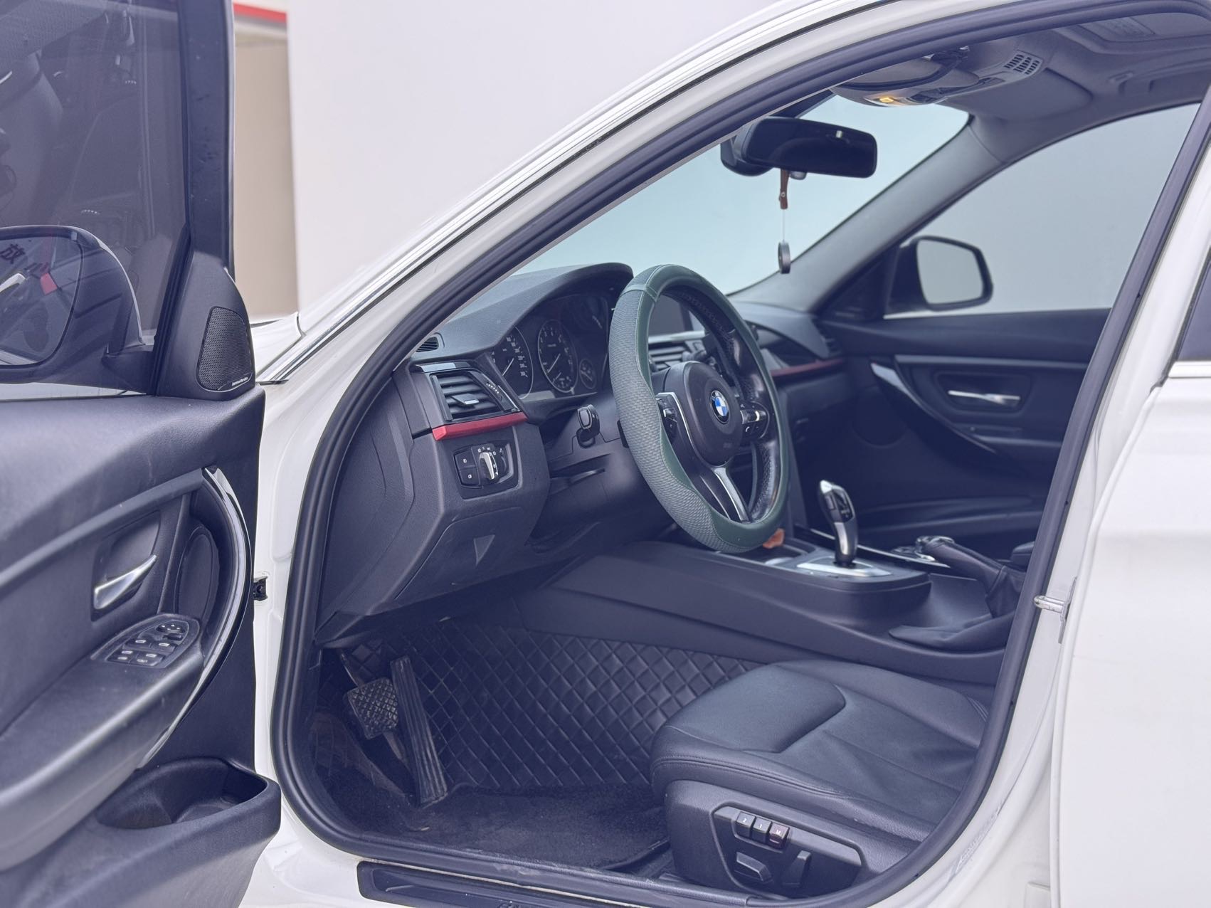 BMW 3 Series 2014 car image #6