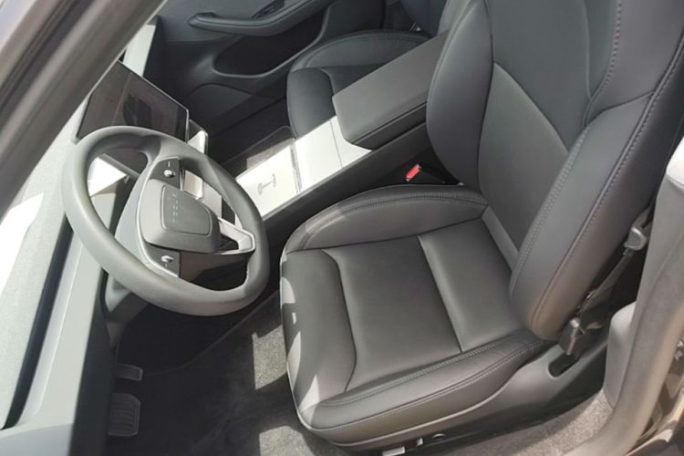 Tesla Model 3 2024 car image #15
