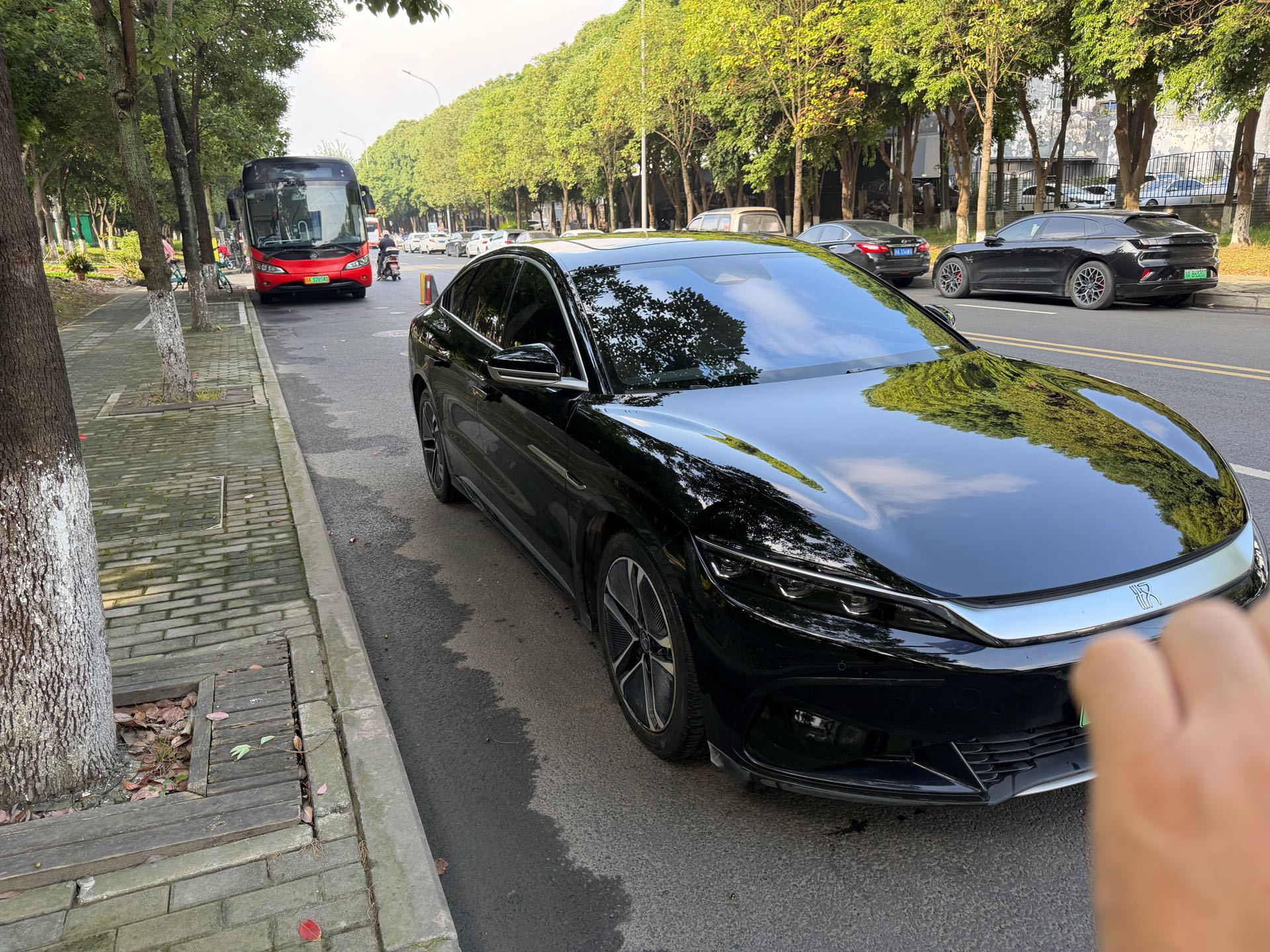 BYD Han 2023 car image #12