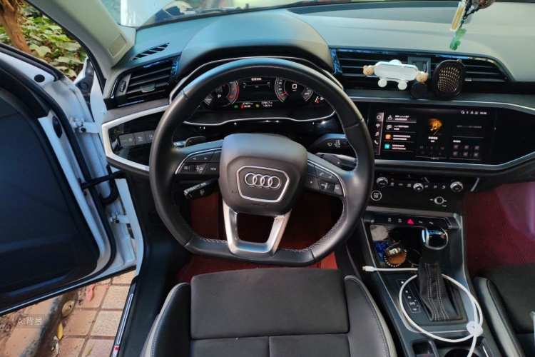 Audi Q3 2022 immagine di auto #12