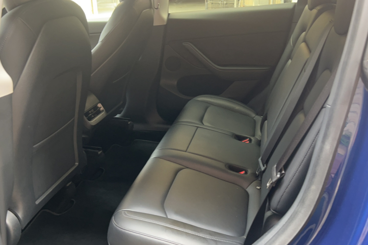 Tesla Model Y 2021 #14 Tesla Model Y 2021 car image #14
