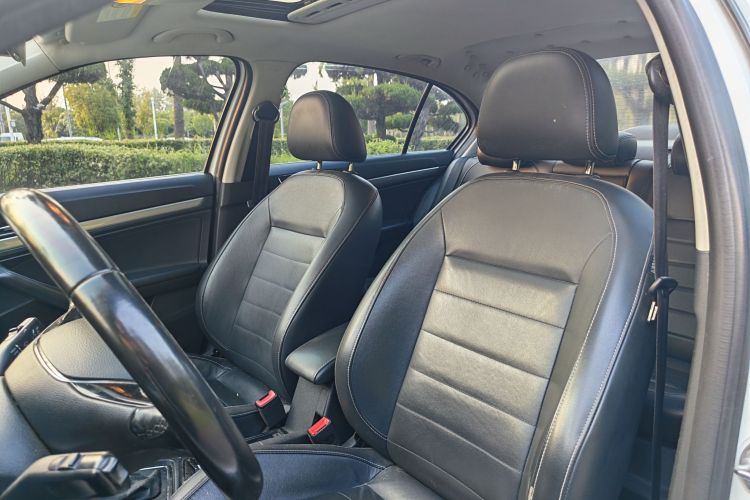 Volkswagen Lavida 2017 car image #27