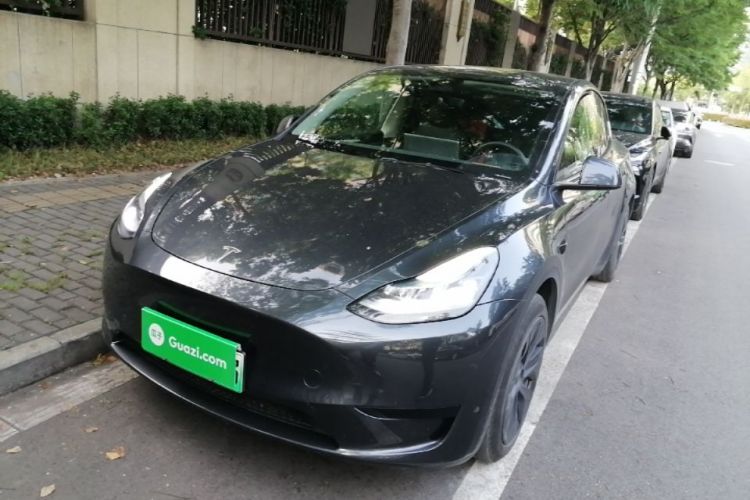 Tesla Model Y 2024 #2 Tesla Model Y 2024 immagine di auto #2