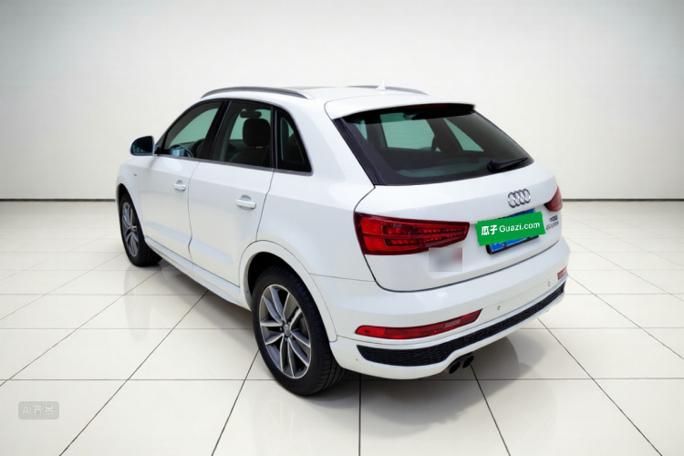 Audi Q3 2019 car image #5