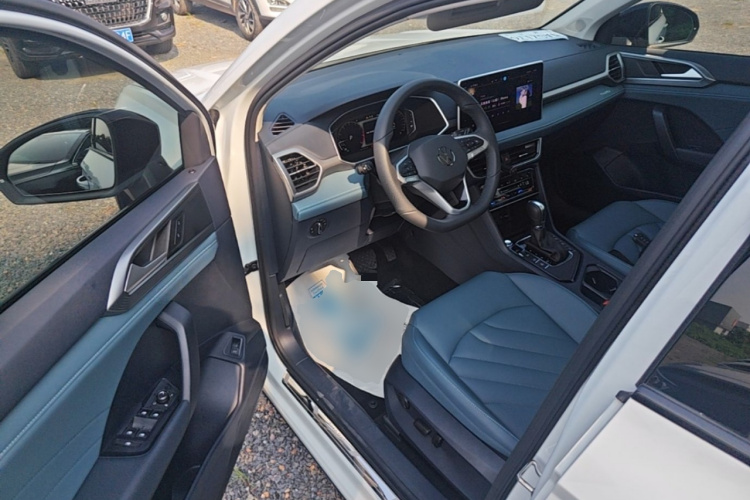 Volkswagen Tharu 2024 car image #16